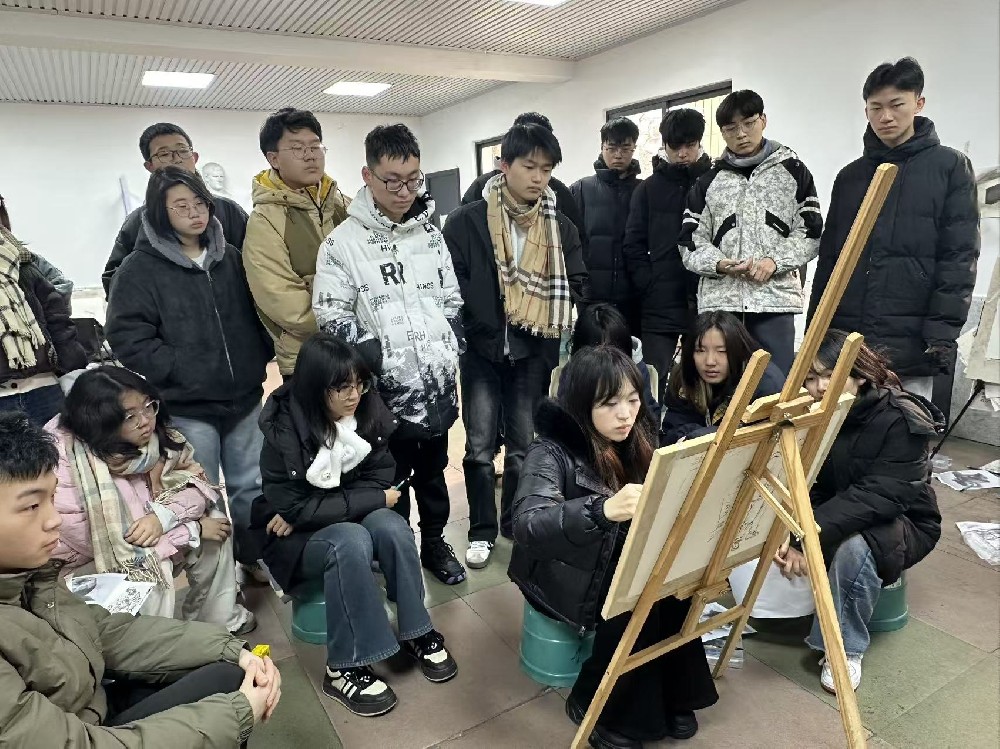 清华大学、乐师院学子走进我校，执教艺术特色课！